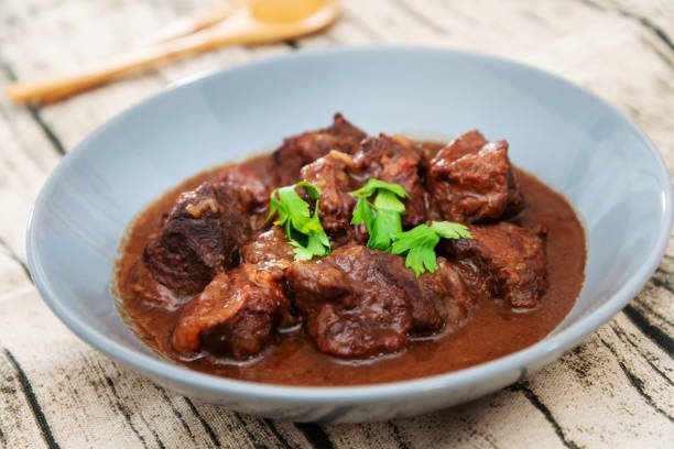 Slow-cooker beef ragu